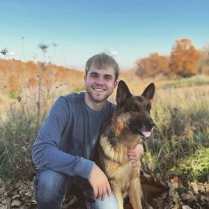 Meet your Posher, Levi